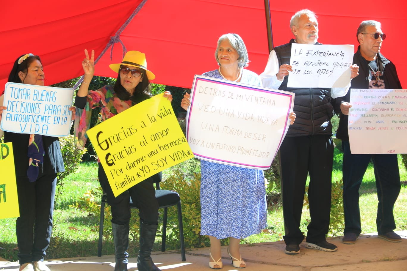 Clausura la UATx el taller 'Universidad para/con personas mayores'